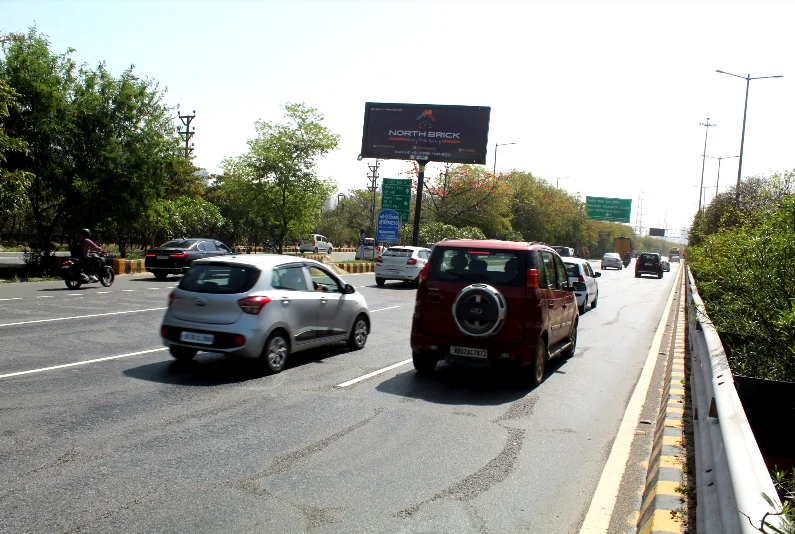 on noida expressway sector – 93