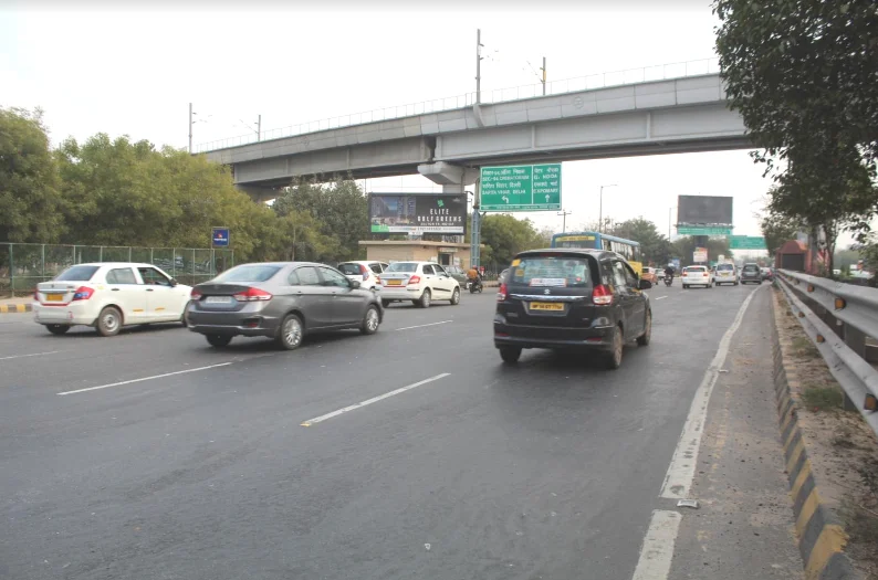 sector-44 mahamaya flyover on expressway